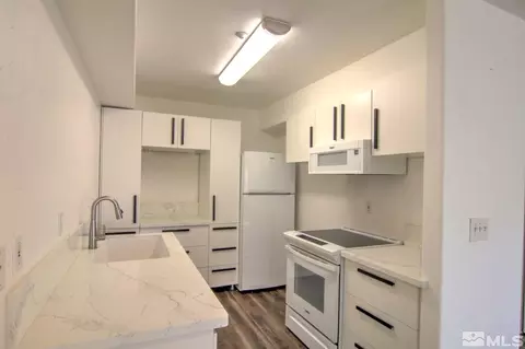 425 Holcomb Ave, Reno, NV 89502 photo 8