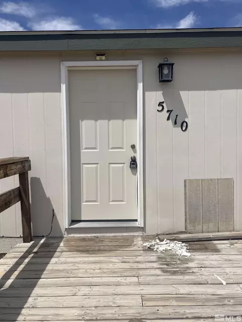 5710 Dayton Ave, Silver Springs, NV 89429