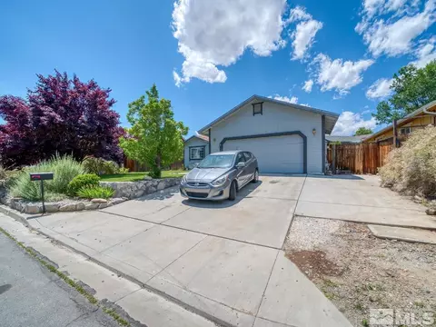 585 Blue Skies Dr, Sparks, NV 89436