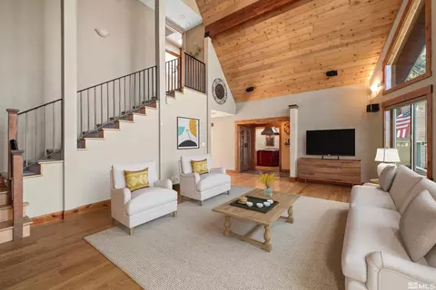 16455 Bonnie Ln, Reno, NV 89511