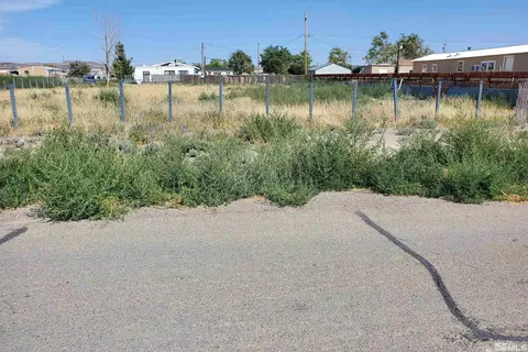 2760 Toiyabe, Silver Springs, NV 89429