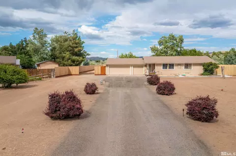 225 Leo Dr, Sparks, NV 89441