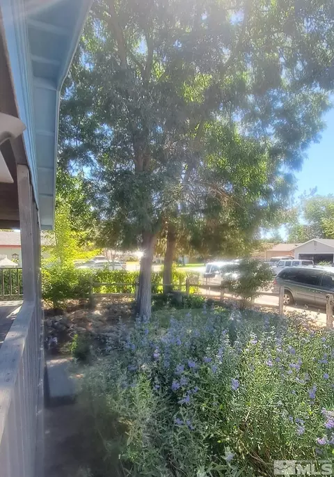 198 E Applegate Way, Carson City, NV 89706 photo 3