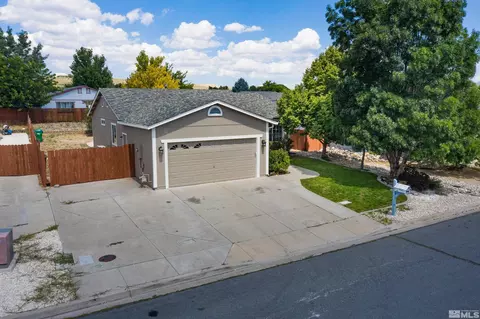 5847 Magenta Ct, Sun Valley, NV 89433