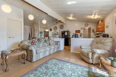 610 E 4th Ave, Sun Valley, NV 89433 photo 7