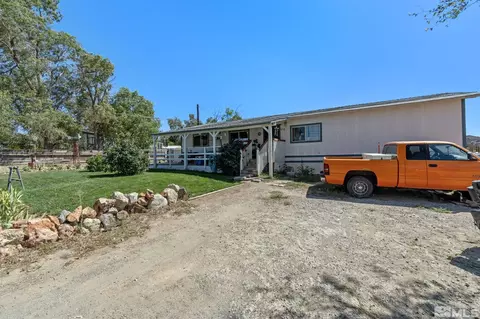 610 E 4th Ave, Sun Valley, NV 89433 photo 3