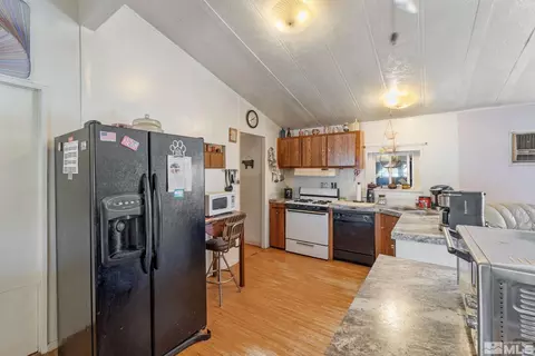 610 E 4th Ave, Sun Valley, NV 89433 photo 12