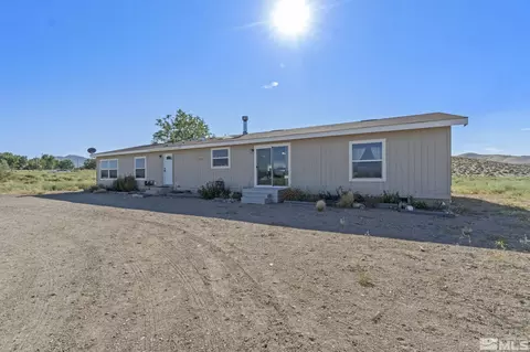 7 Robin Rd, Yerington, NV 89447