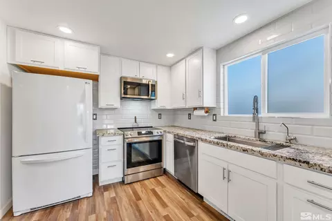 152 Rosecrest Dr, Fernley, NV 89408