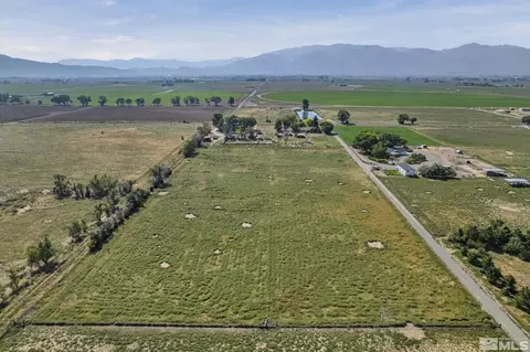 15 Tess Ln, Smith, NV 89430