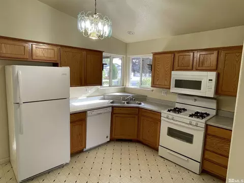 615 Spring Dr, Fernley, NV 89408 photo 5