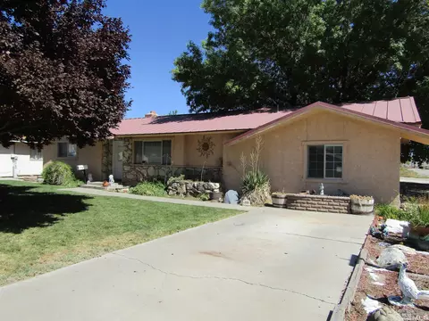 4 N Oregon St, Yerington, NV 89447