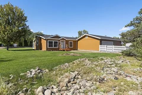 895 Washoe Dr, Washoe Valley, NV 89704
