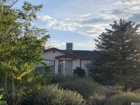 1275 Hooten Dr, Silver Springs, NV 89429