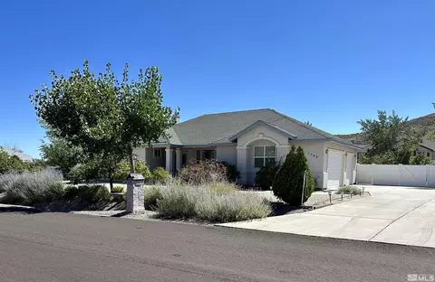 1065 Lasso Way, Fernley, NV 89408