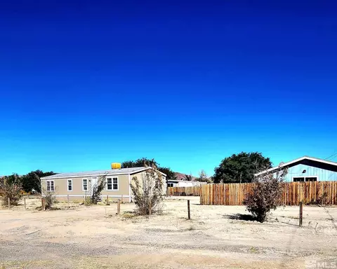 2860 Toiyabe St, Silver Springs, NV 89429