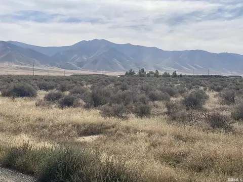 25 Sylvia Rdg, Winnemucca, NV 89445