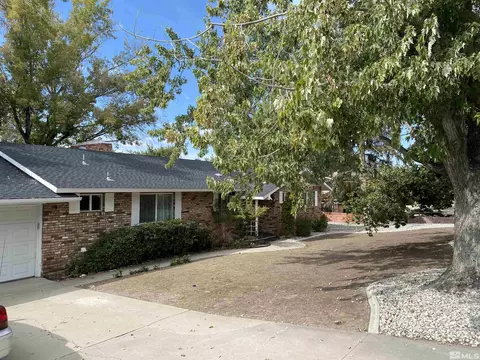 2555 Tamarisk Dr, Reno, NV 89502