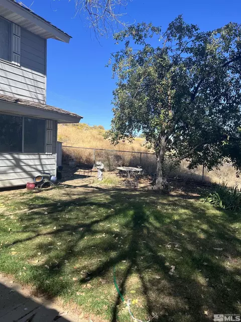 105 Cheyenne Dr, Reno, NV 89521 photo 2