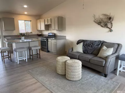 795 Summer Dr, Sun Valley, NV 89433