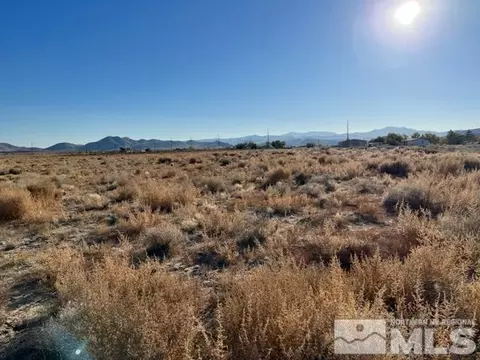 1175 Cougar St, Silver Springs, NV 89429