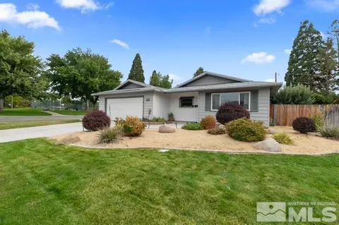 181 Rodger Cir, Sparks, NV 89431