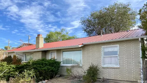 462 W Valley View Ave, Tonopah, NV 89049