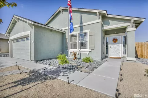 224 Red Oak Dr, Fernley, NV 89408