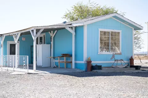 1505 Wagon Train Rd, Lovelock, NV 89419