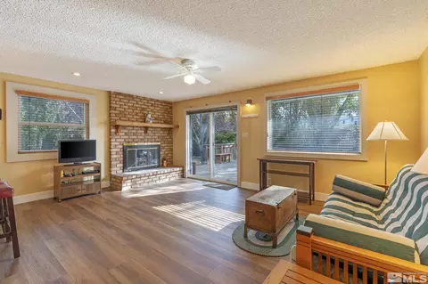 3050 Chavez Dr, Reno, NV 89502
