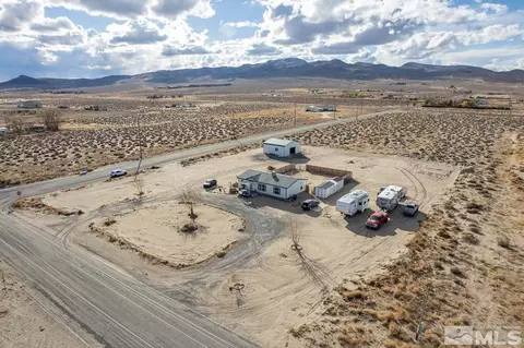5460 Elm St, Silver Springs, NV 89429