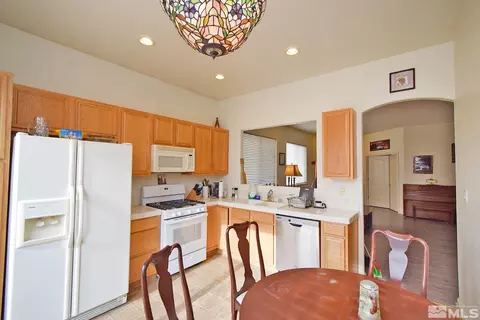 10025 Hampton Park Dr, Reno, NV 89521 photo 2