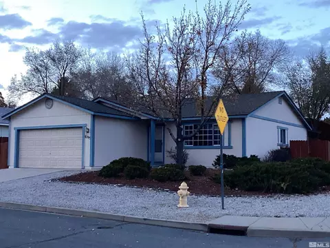 6295 W Crow Ct, Sun Valley, NV 89433