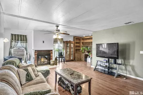 560 Thornbird Dr, Fallon, NV 89406 photo 3