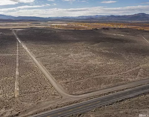 4025 Lincoln Dr, Silver Springs, NV 89429