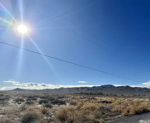 1250 W Badger St, Silver Springs, NV 89429