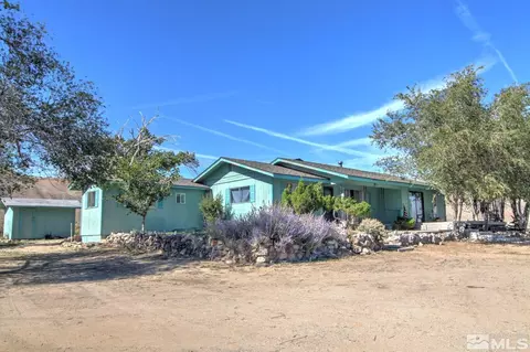 30 Sunny Grove Dr, Yerington, NV 89447