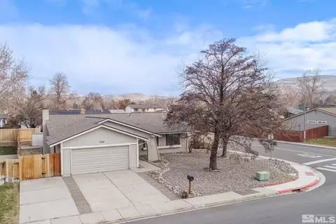 1562 Del Rosa Way, Sparks, NV 89434