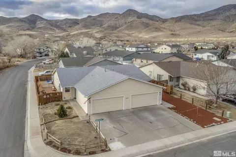 201 Nightingale Dr, Dayton, NV 89403