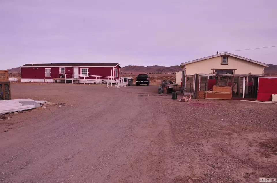 8 Falcon Way, Yerington, NV 89447 25 Photos Movoto