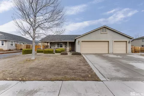 820 Reggie St, Dayton, NV 89403