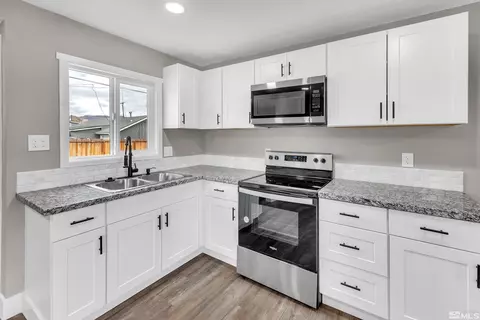 402 E Long St, Carson City, NV 89706 photo 13