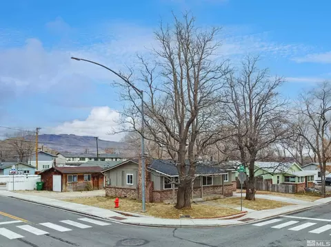 402 E Long St, Carson City, NV 89706 photo 20