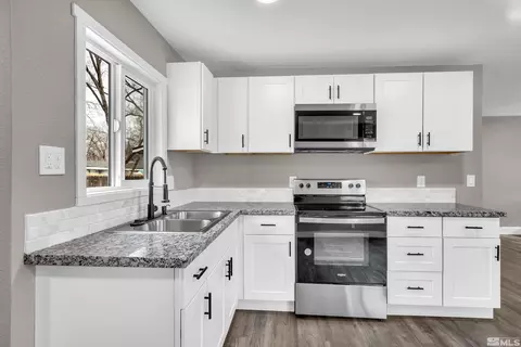402 E Long St, Carson City, NV 89706 photo 12