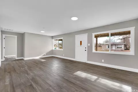 402 E Long St, Carson City, NV 89706 photo 8