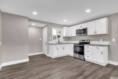 402 E Long St, Carson City, NV 89706 photo 9