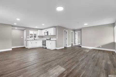 402 E Long St, Carson City, NV 89706 photo 5