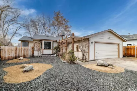 105 Pascus Pl, Sparks, NV 89431