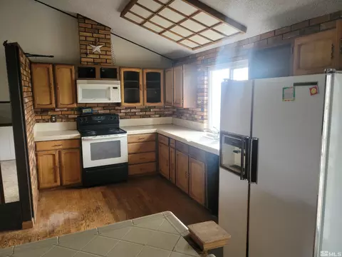 2899 Everett Dr, Reno, NV 89503 photo 4