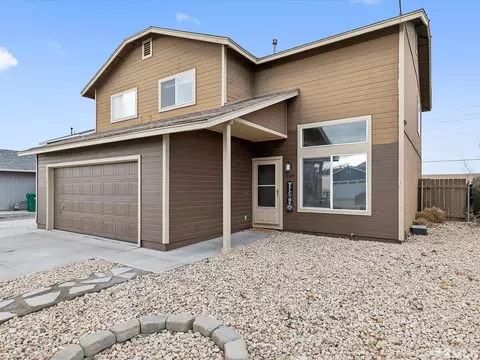 129 Desert Springs Ln, Fernley, NV 89408